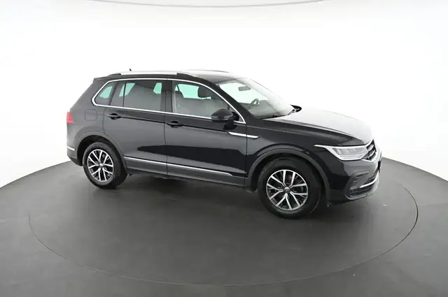 Volkswagen Tiguan view 8