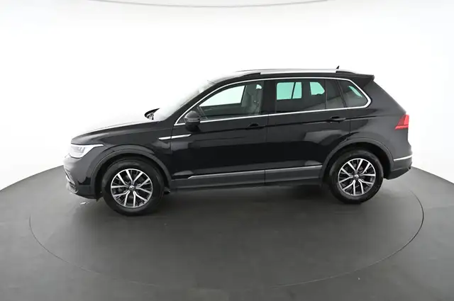 Volkswagen Tiguan view 5