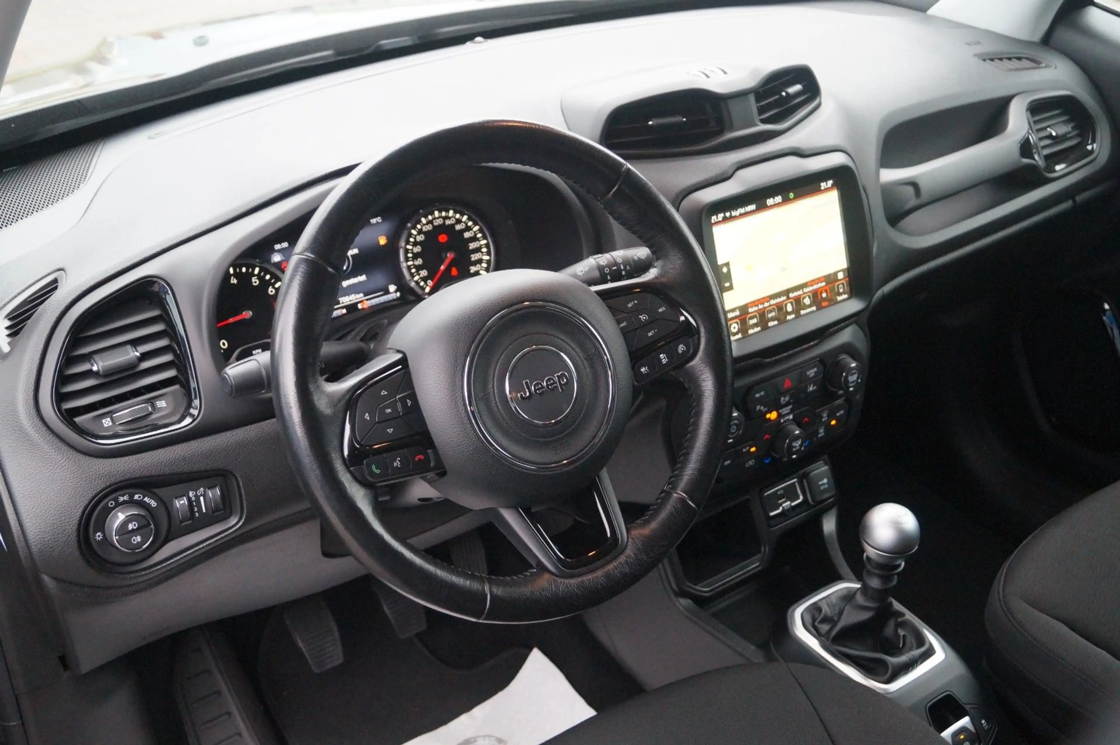 Jeep Renegade Limited *Kamera*Navi*Allwetter*Totwinke — photo 6