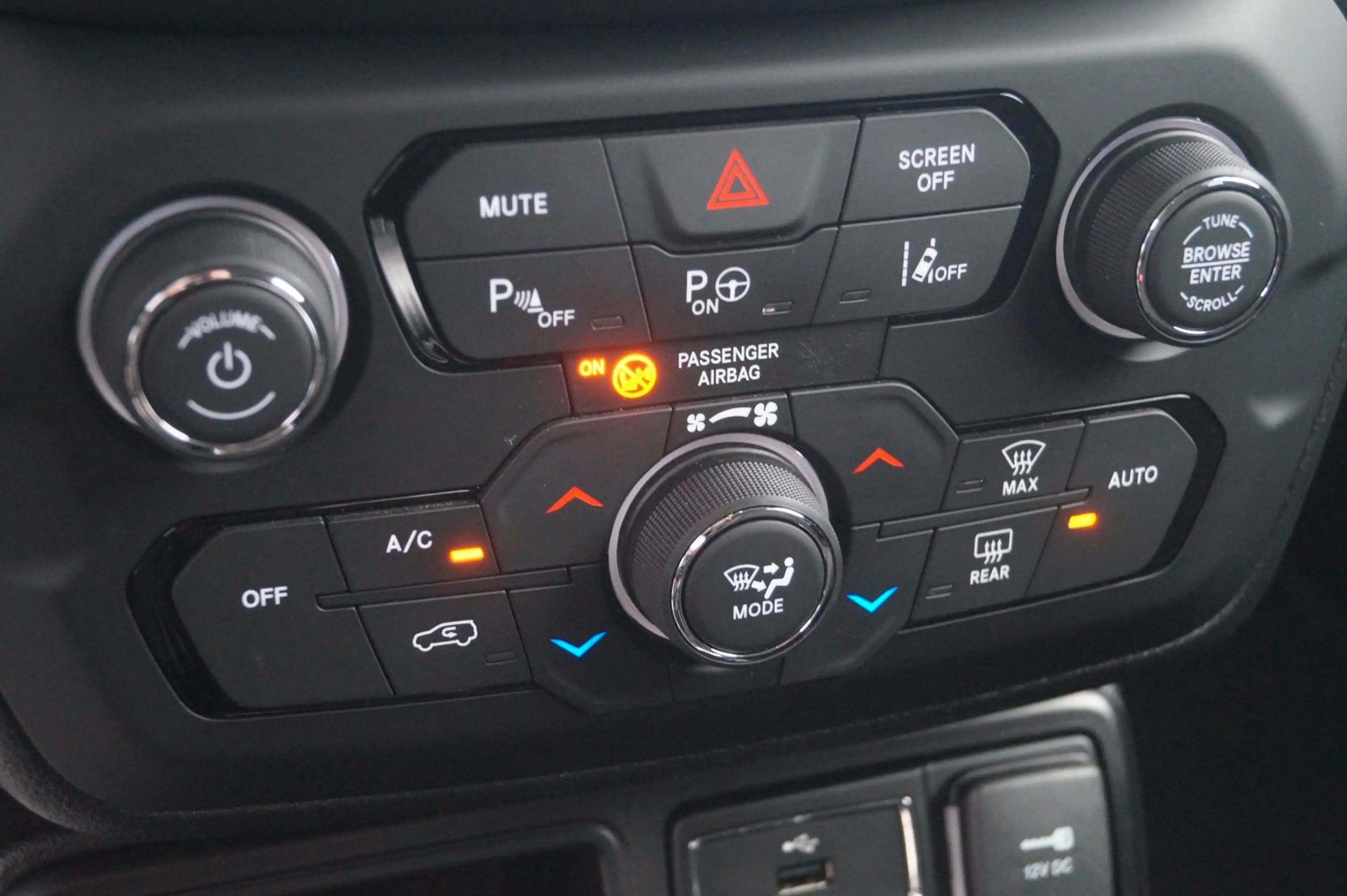 Jeep Renegade Limited *Kamera*Navi*Allwetter*Totwinke — photo 13
