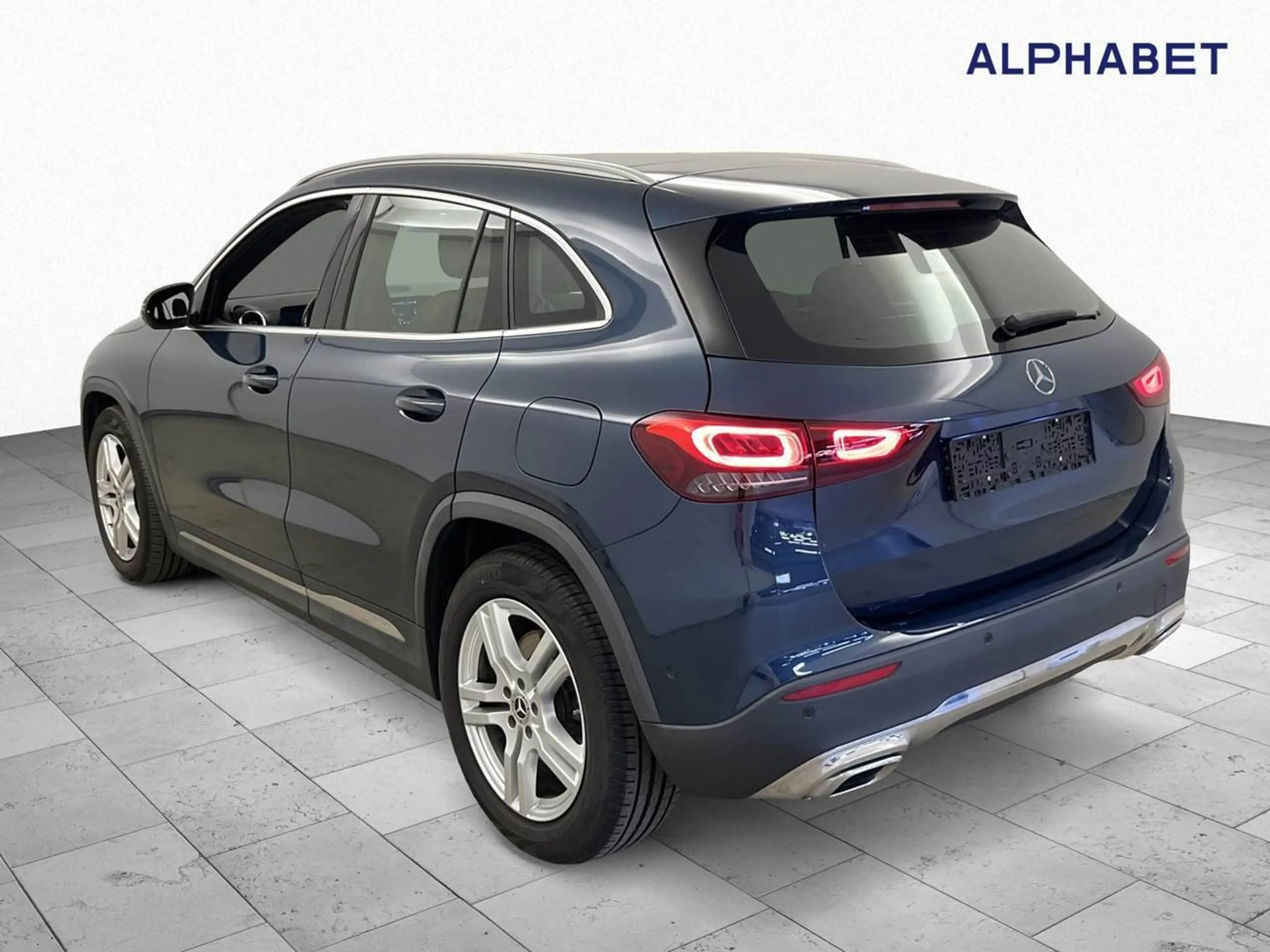Mercedes-Benz GLA 220 d 4Matic Progressive Pano S-Dach SpoSi — photo 7