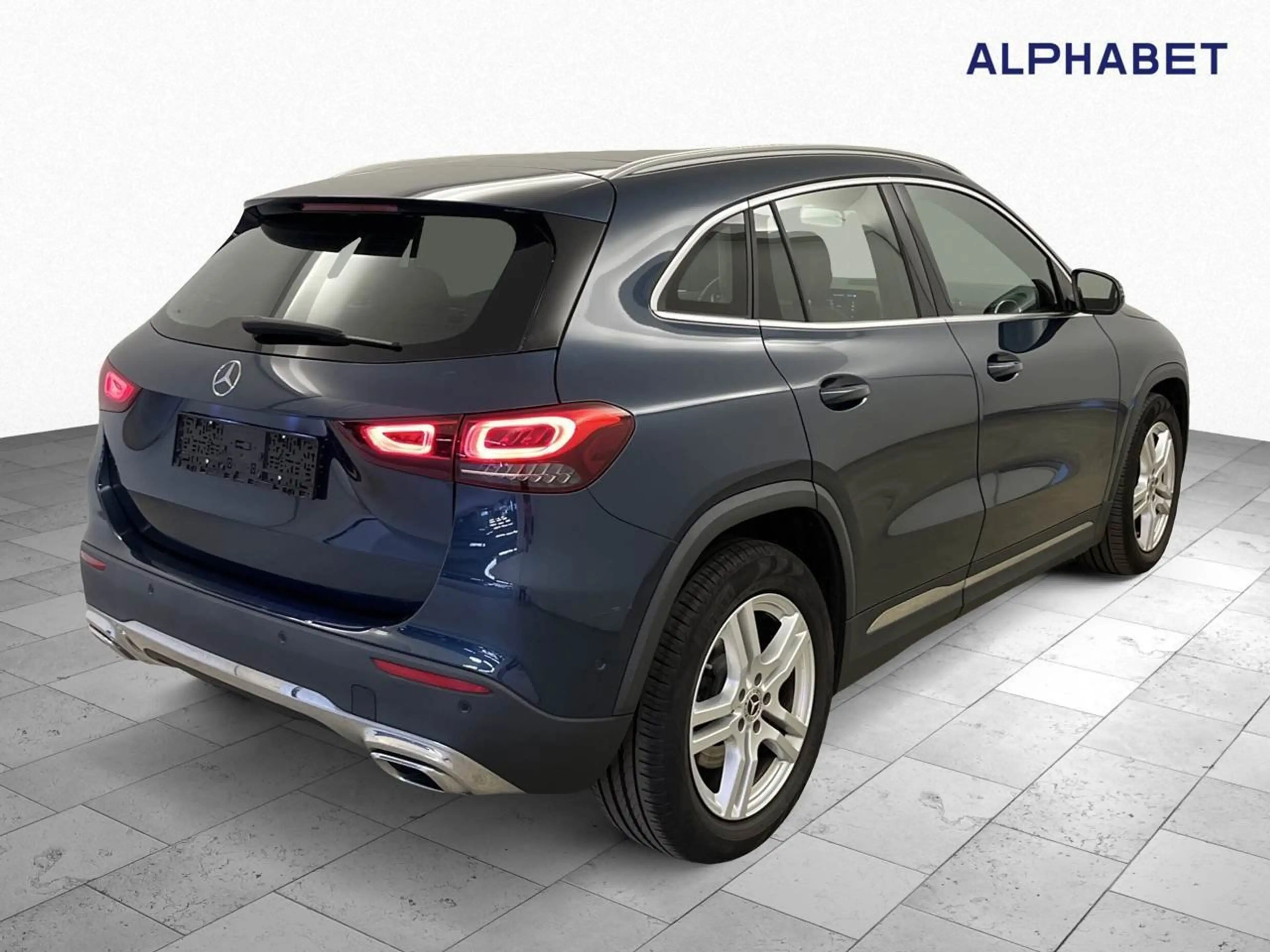 Mercedes-Benz GLA 220 d 4Matic Progressive Pano S-Dach SpoSi — photo 2