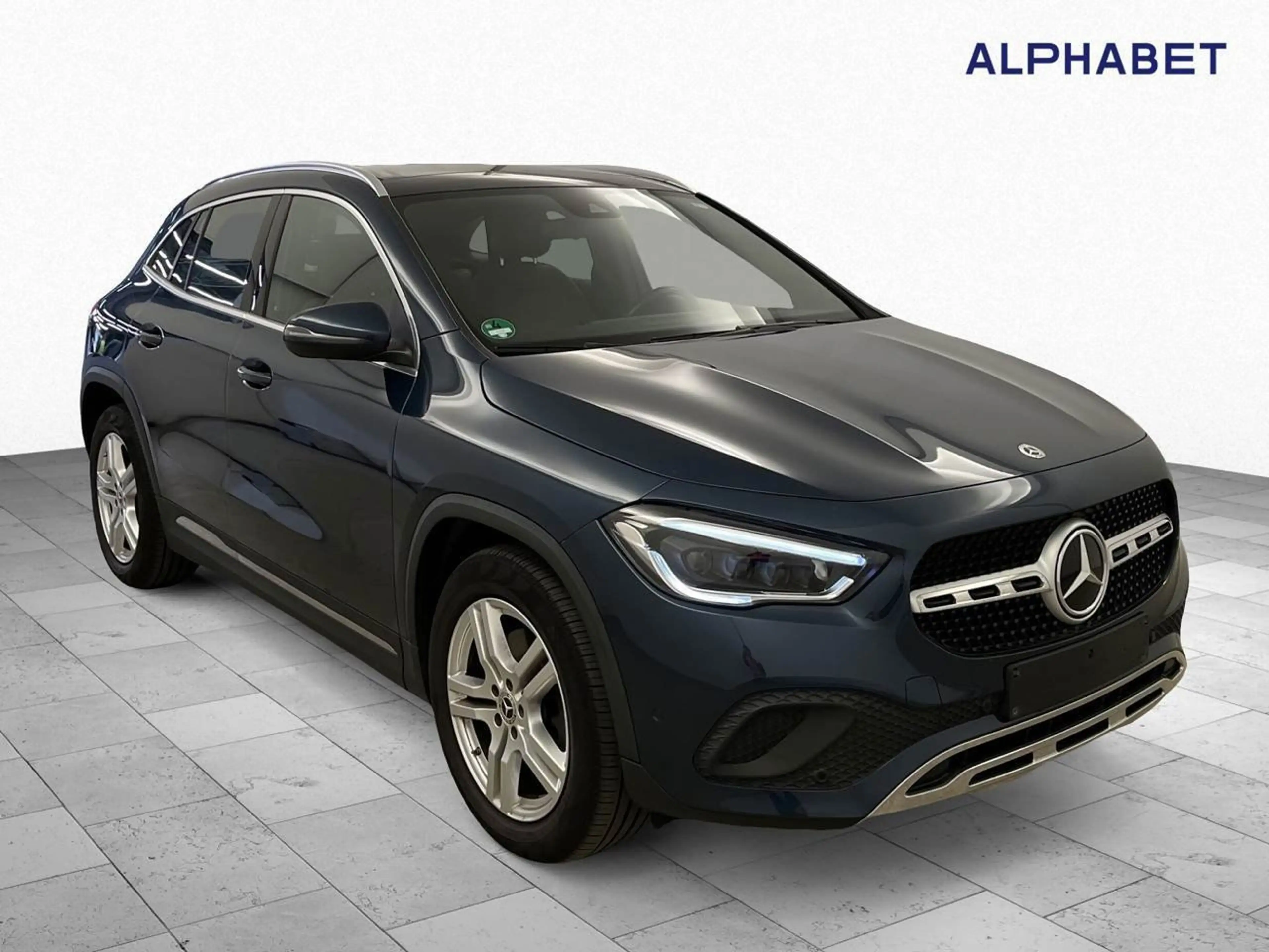 Mercedes-Benz GLA 220 d 4Matic Progressive Pano S-Dach SpoSi — photo 6