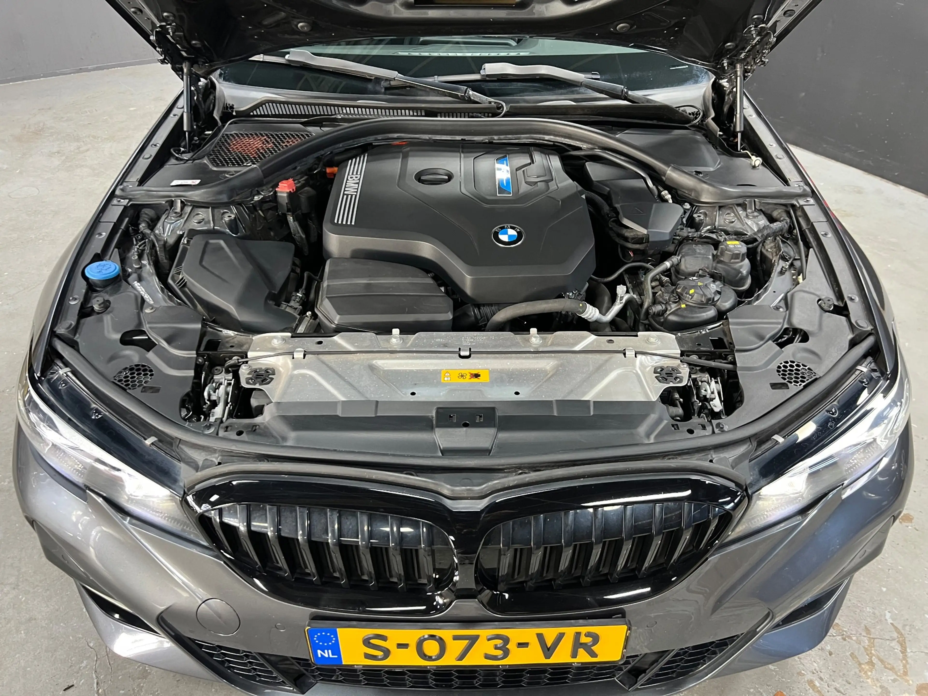 BMW 330 3-serie 330e High Executive | Camera | Alcantara | — photo 42