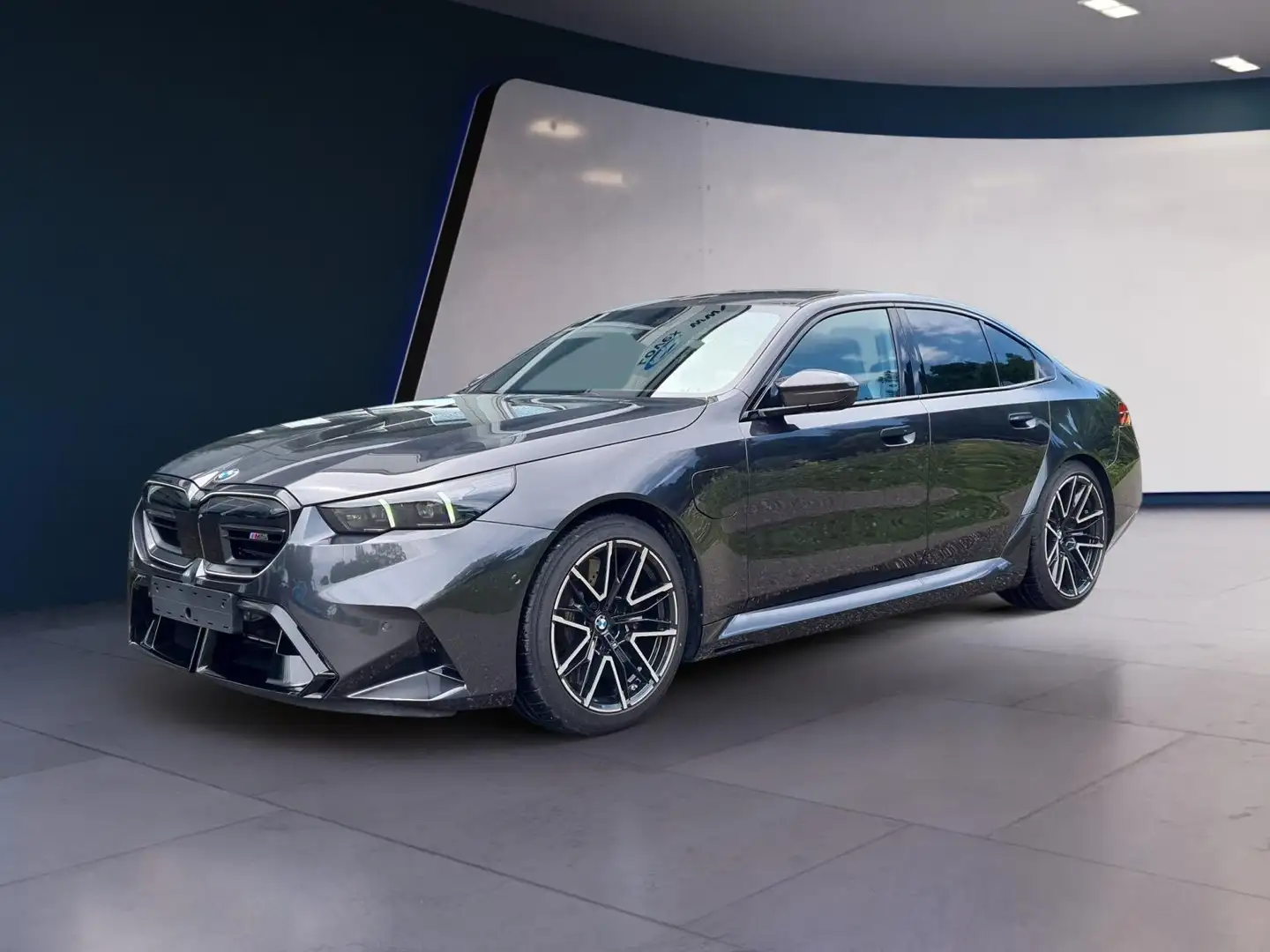 BMW M5 Lim. AHK M Drive FFC DrivAssistPro ParkPro Grau - 1
