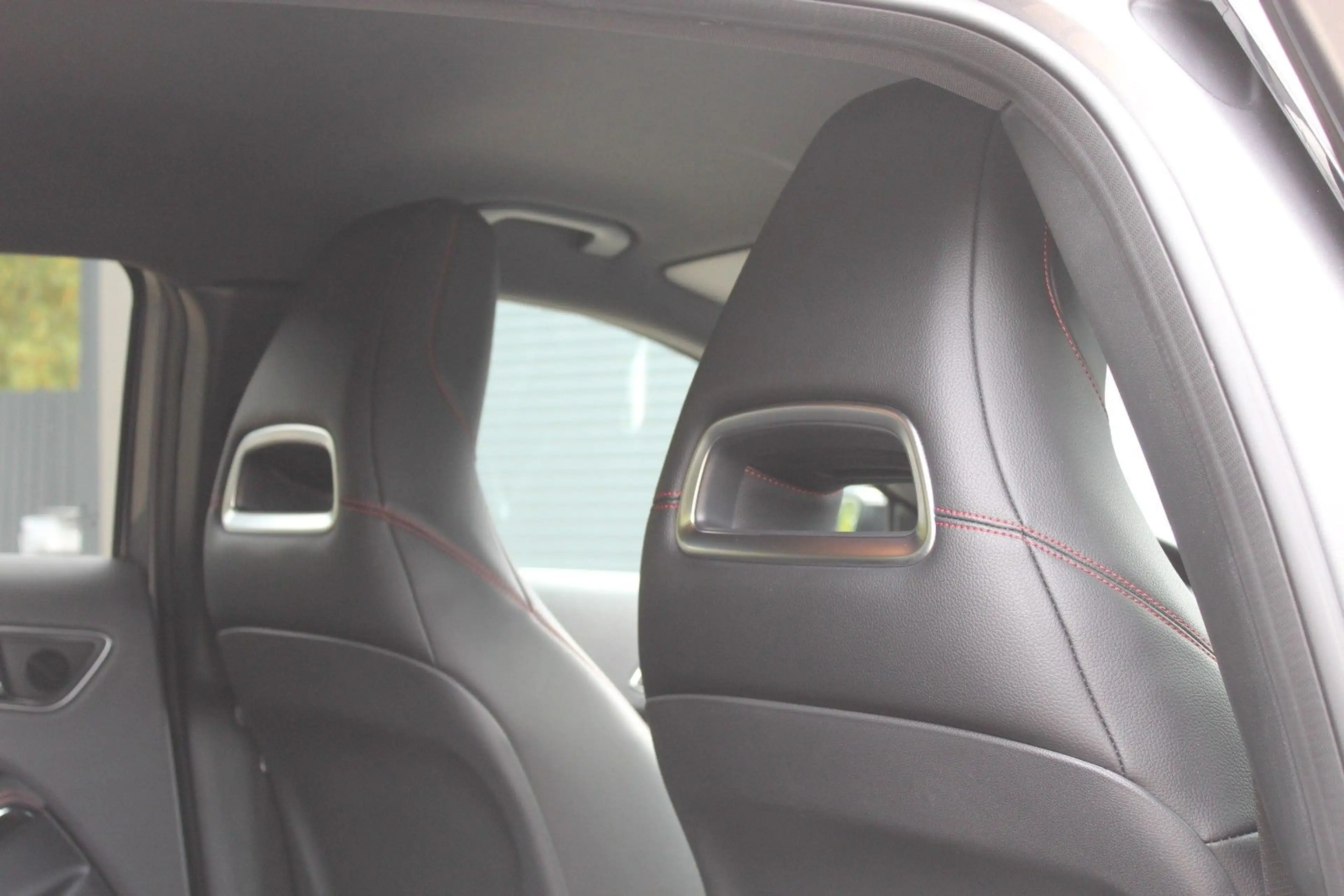 Mercedes-Benz GLA 200 AMG Line 7-G LEDER LED PDC NAVI SPORTSI — photo 22