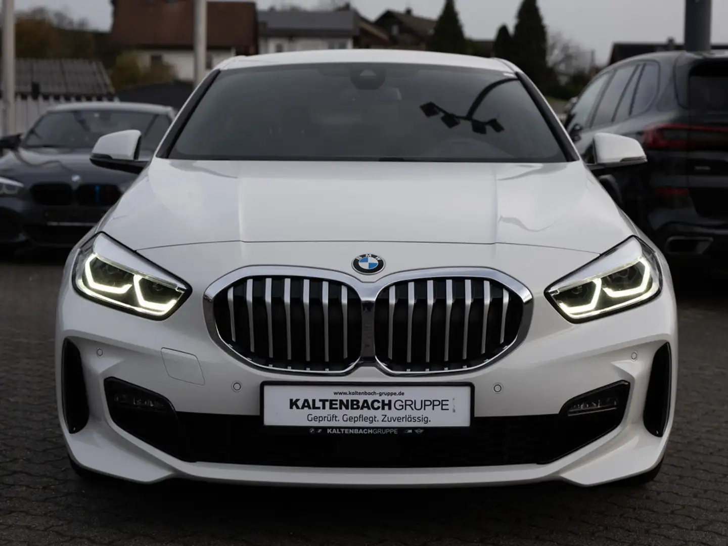 BMW 118 i M-Sport AHK LED W-LAN NAVI SHZ PDC KLIMA Wit - 2