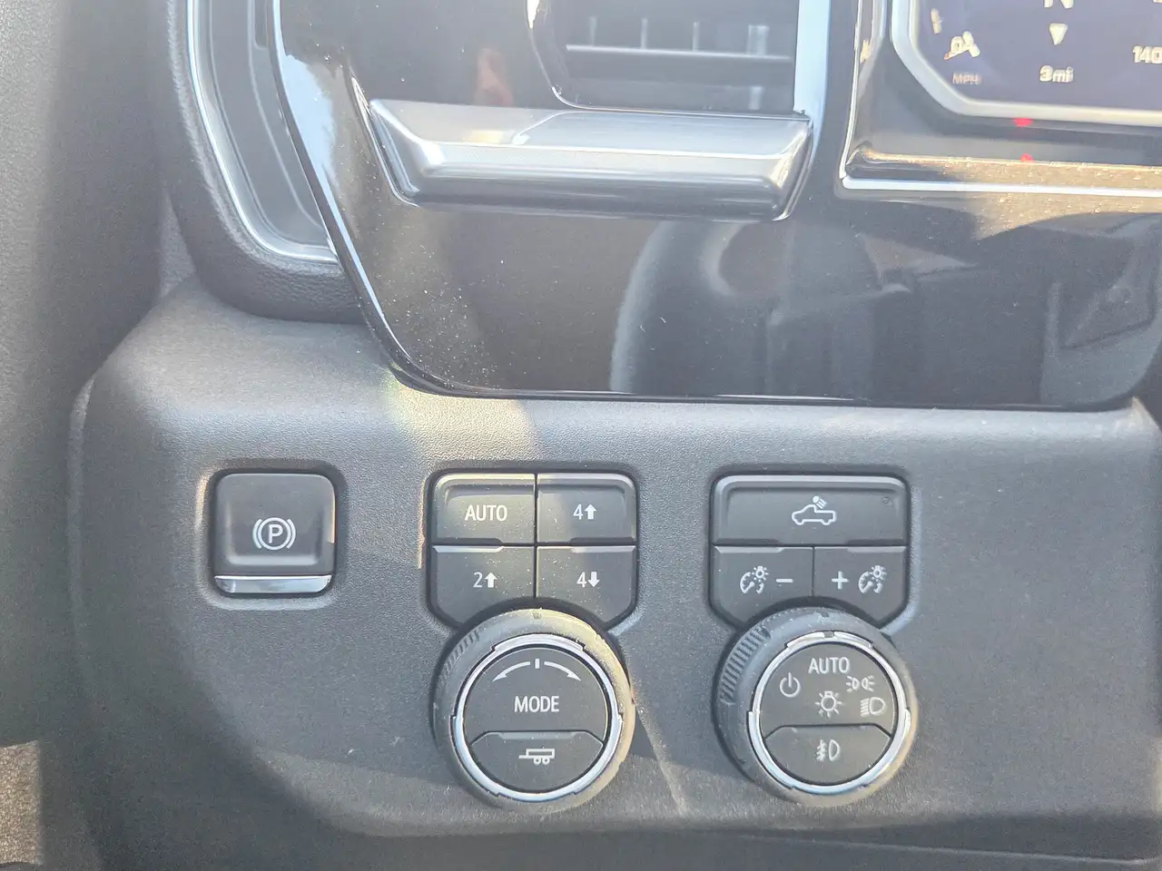 Chevrolet Silverado 1500 снимка Chevrolet Silverado 1500