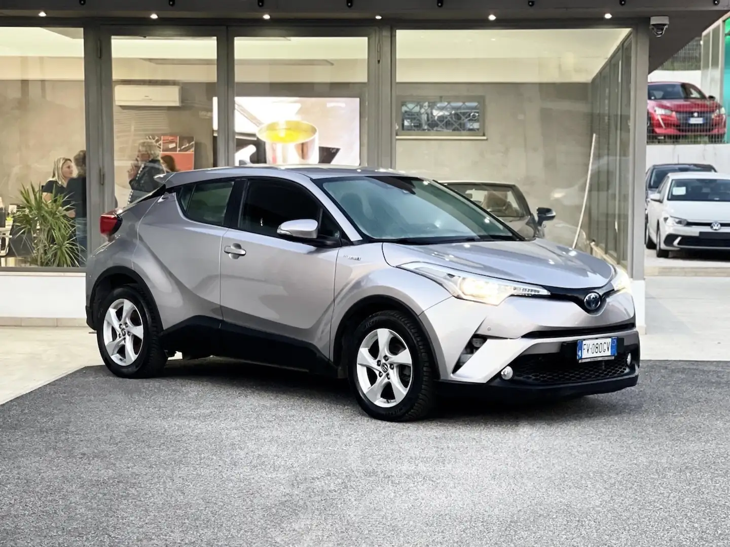 Toyota C-HR 1.8 Hybrid 98CV E6 Automatica - 2019 Argent - 1