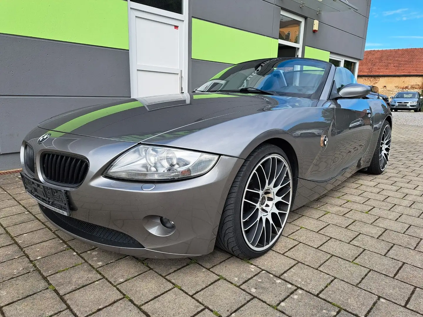 BMW Z4 Baureihe Z4 Roadster 3.0i "Leder-Navi-Sport" Grau - 2