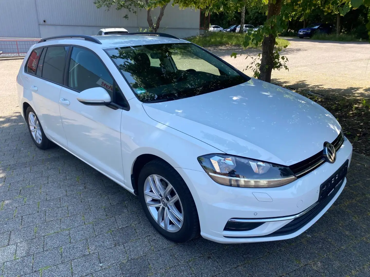 Volkswagen Golf 2.0 TDI Comfortline Variant Klima ACC Navi Weiß - 1