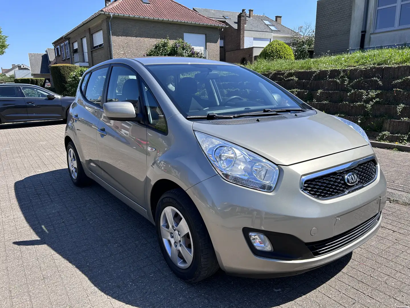 Kia Venga 1.4i Lounge | 90.000 km | Prête à immatriculer Beige - 1