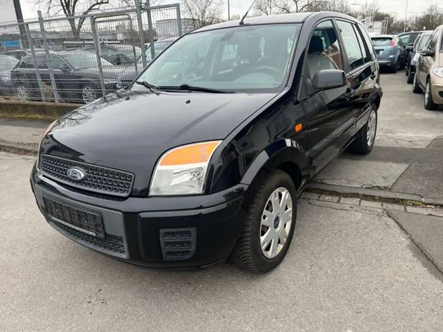 Ford Fusion Style Schwarz - 1
