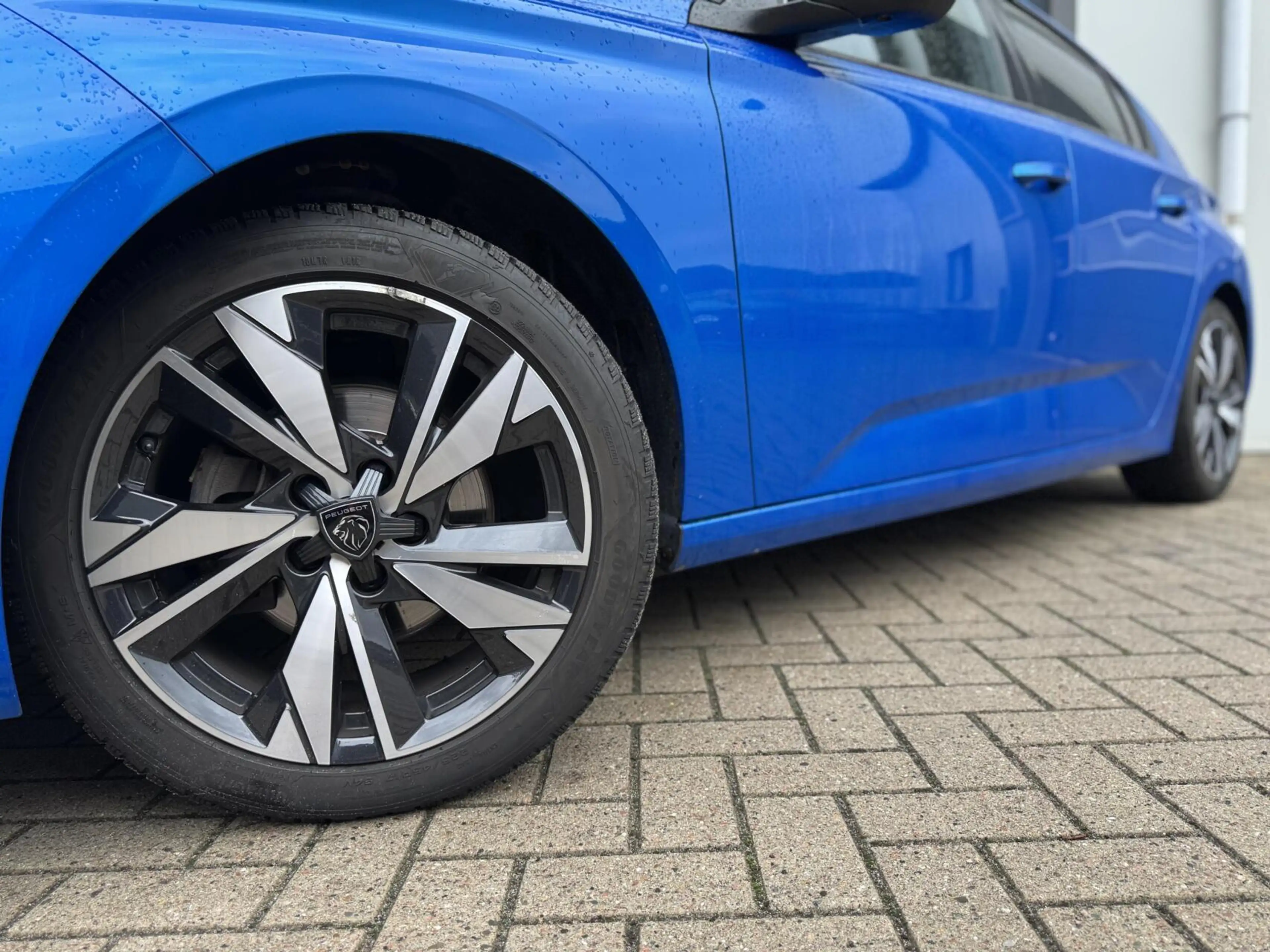 Peugeot 308 1.2 PureTech Allure — photo 23