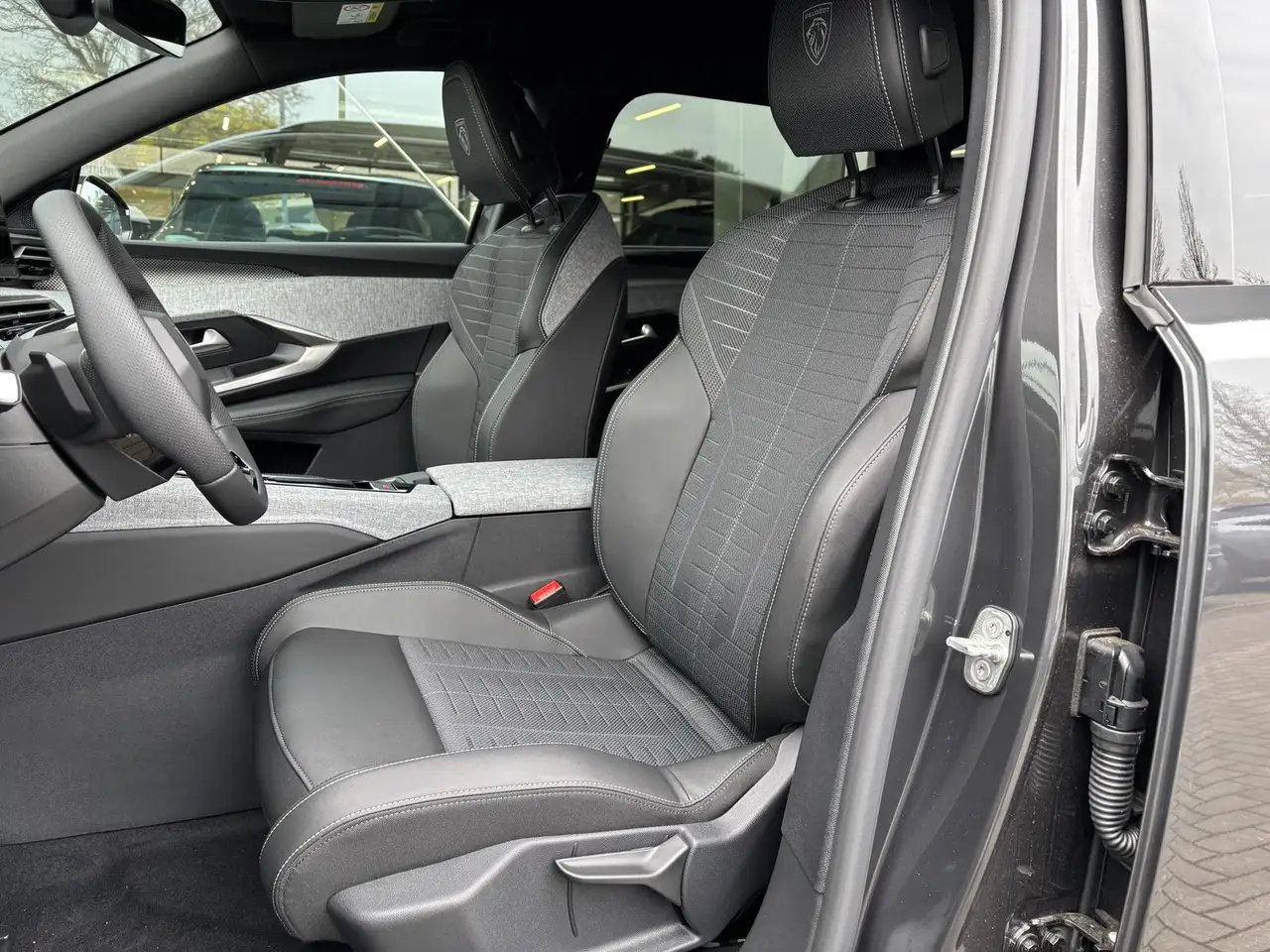 Peugeot 5008 GT Exclus.145 MHEV EAT 7-Sitz AHK Navi 360, миниатюра 14