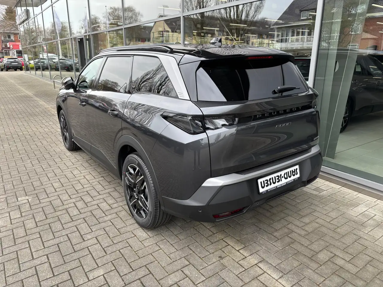 Peugeot 5008 GT Exclus.145 MHEV EAT 7-Sitz AHK Navi 360, миниатюра 3