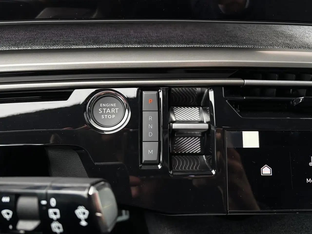 Peugeot 5008 GT Exclus.145 MHEV EAT 7-Sitz AHK Navi 360, миниатюра 24