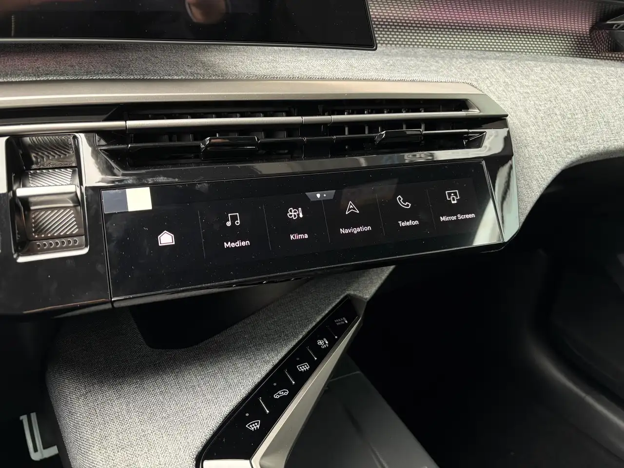 Peugeot 5008 GT Exclus.145 MHEV EAT 7-Sitz AHK Navi 360, миниатюра 23