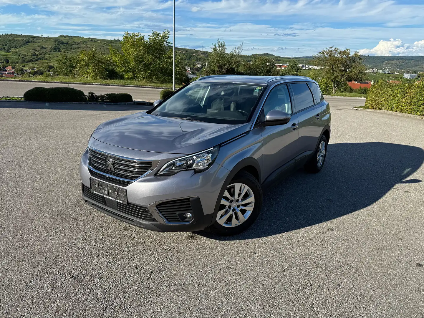 Peugeot 5008 5008 1,6 BlueHDi 120 Active 7 Sitze, Navi, Spurh Grau - 1