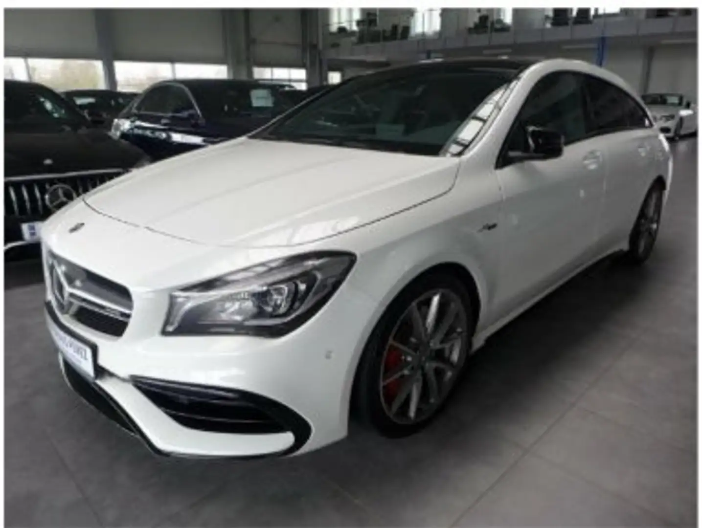 Mercedes-Benz CLA 45 AMG AMG CLA 45 4Matic Shooting Brake AMG Bílá - 1