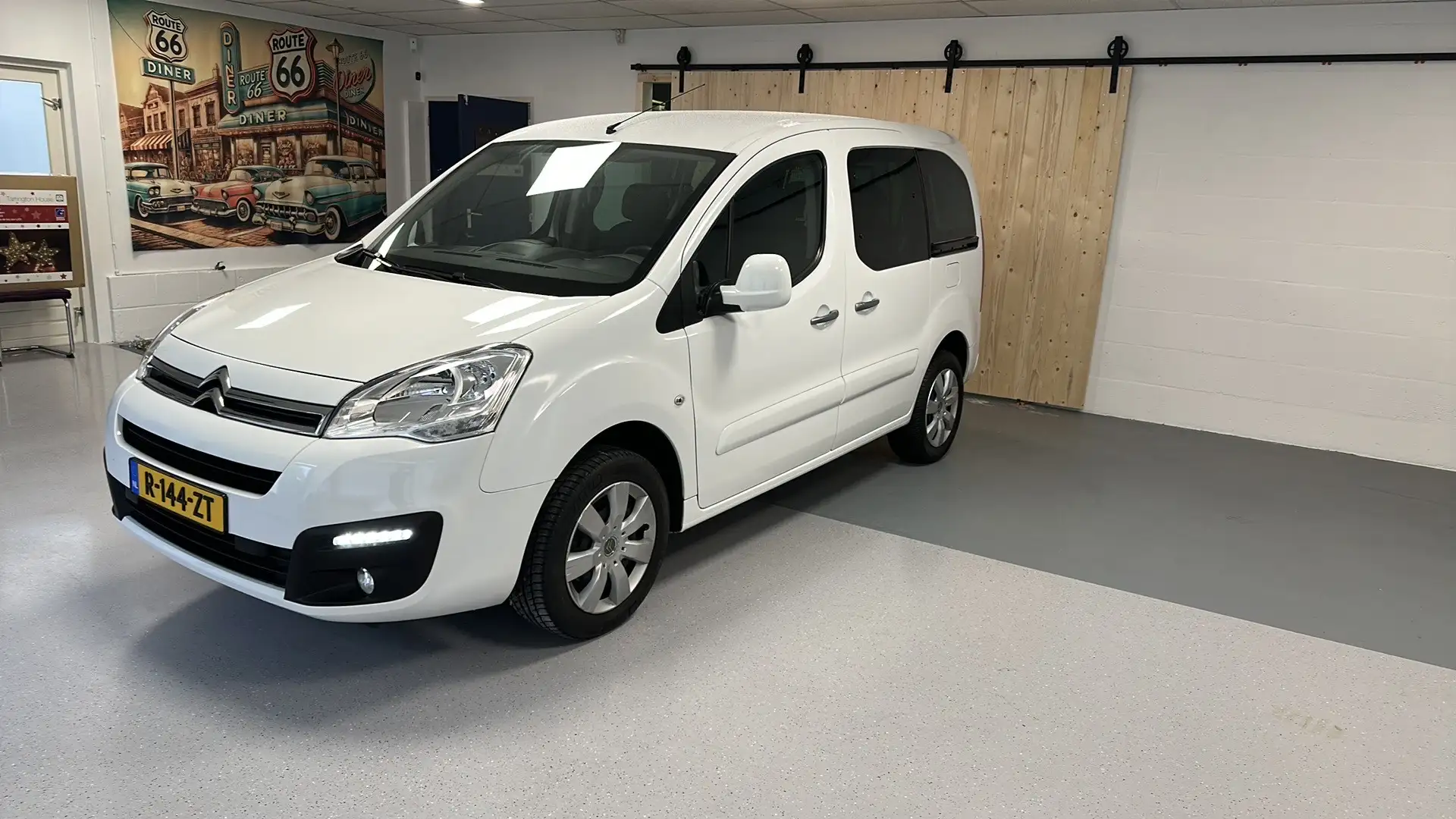 Citroen Berlingo 1.2 PureTech XTR SS Wit - 2