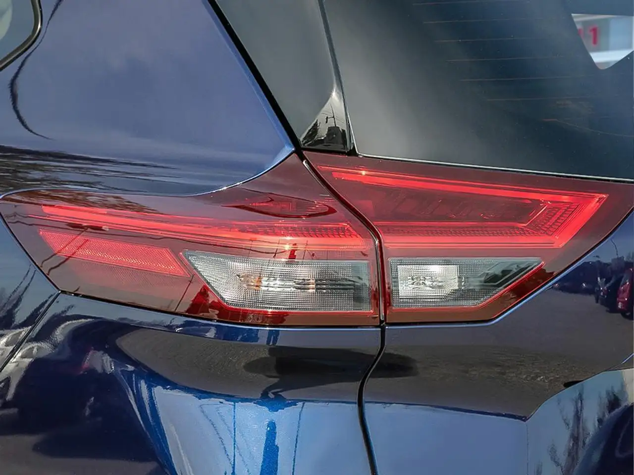 Nissan Rogue снимка Nissan Rogue