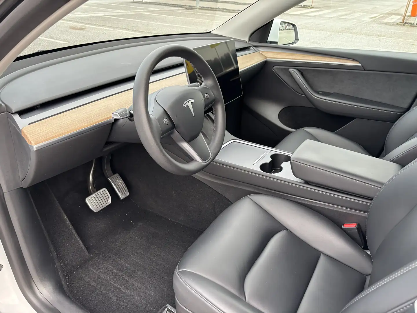 Tesla Model Y Model Y Long Range AWD 75kWh Weiß - 1