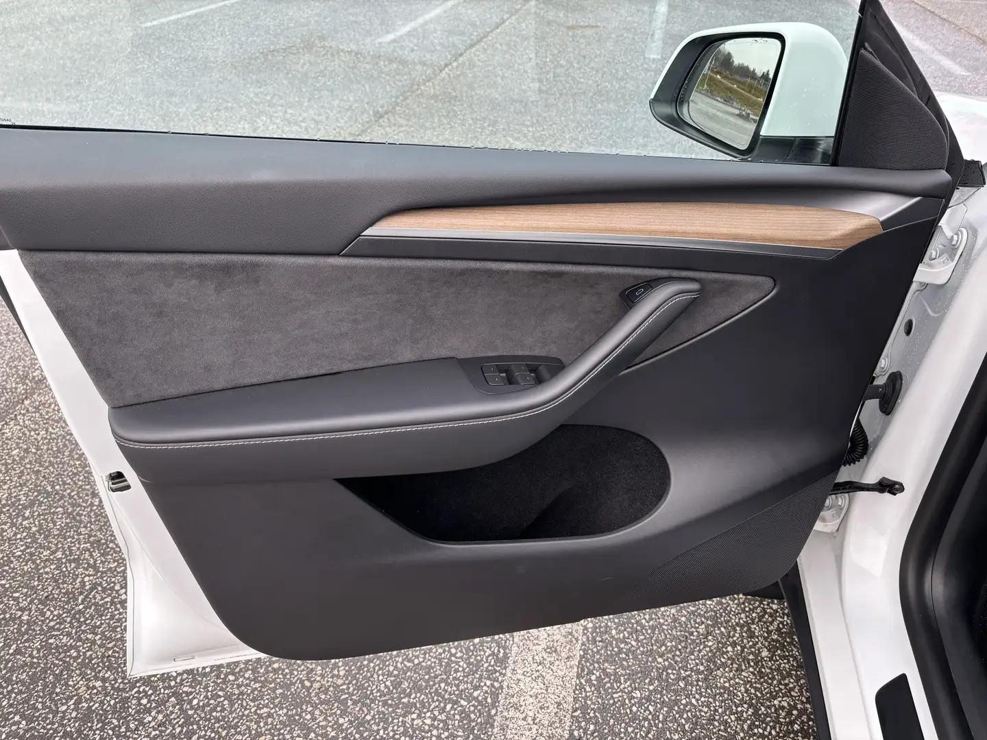 Tesla Model Y Model Y Long Range AWD 75kWh Weiß - 2