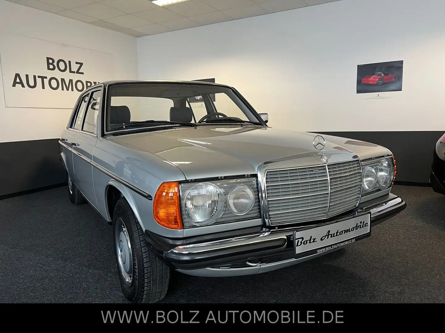 Mercedes-Benz 230 E W123 Deutsches Fz. 1.Hand 55tkm H-Kennz. Argintiu - 1