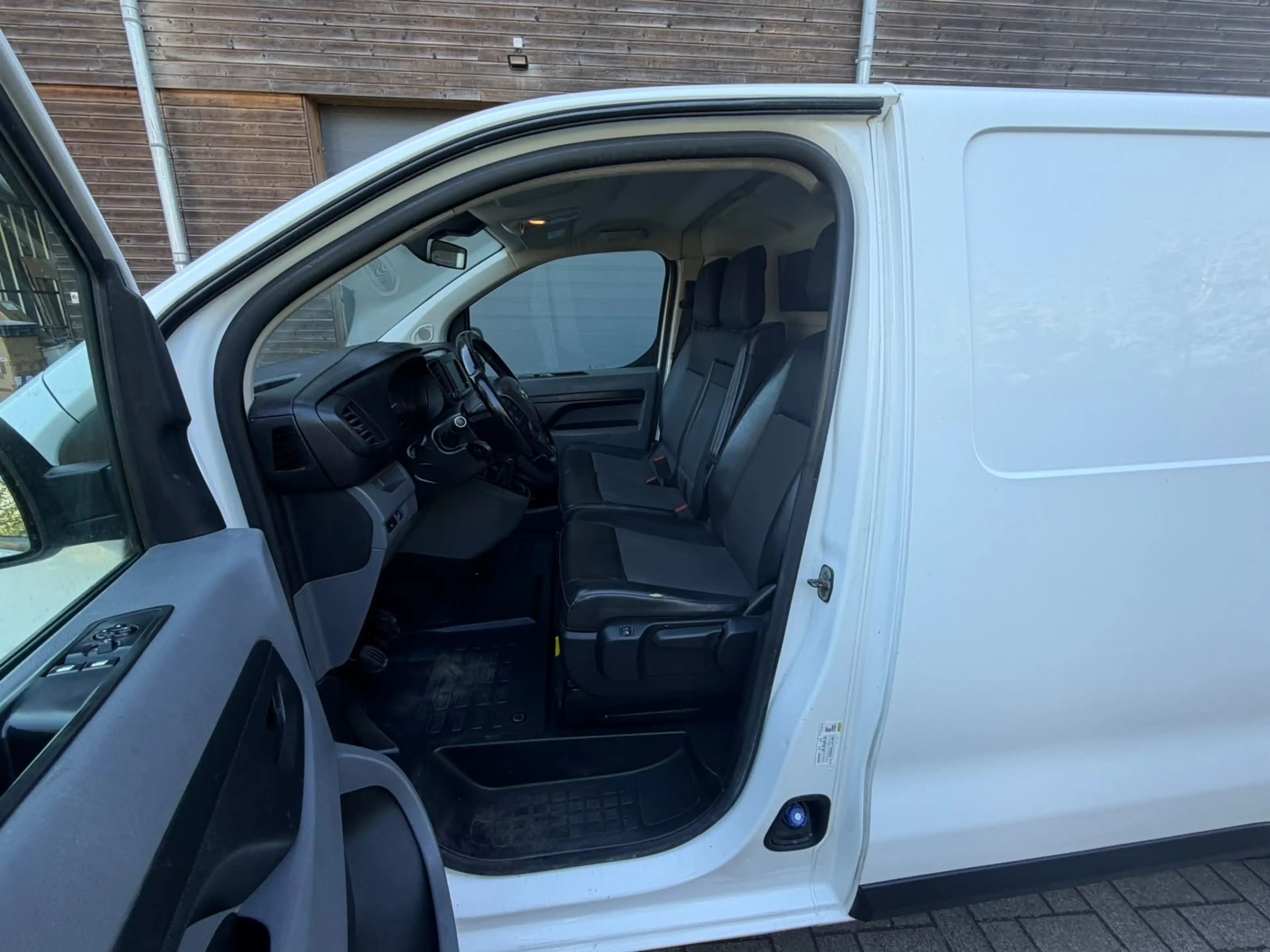 Toyota Proace Proace 2.0 D-4D Long Active GARANTIE 12 Mois — photo 9