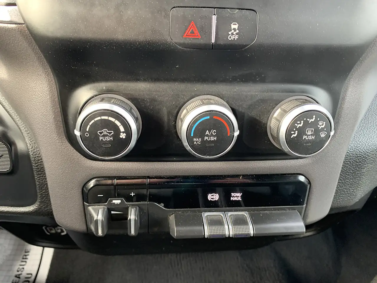RAM 2500 снимка RAM 2500