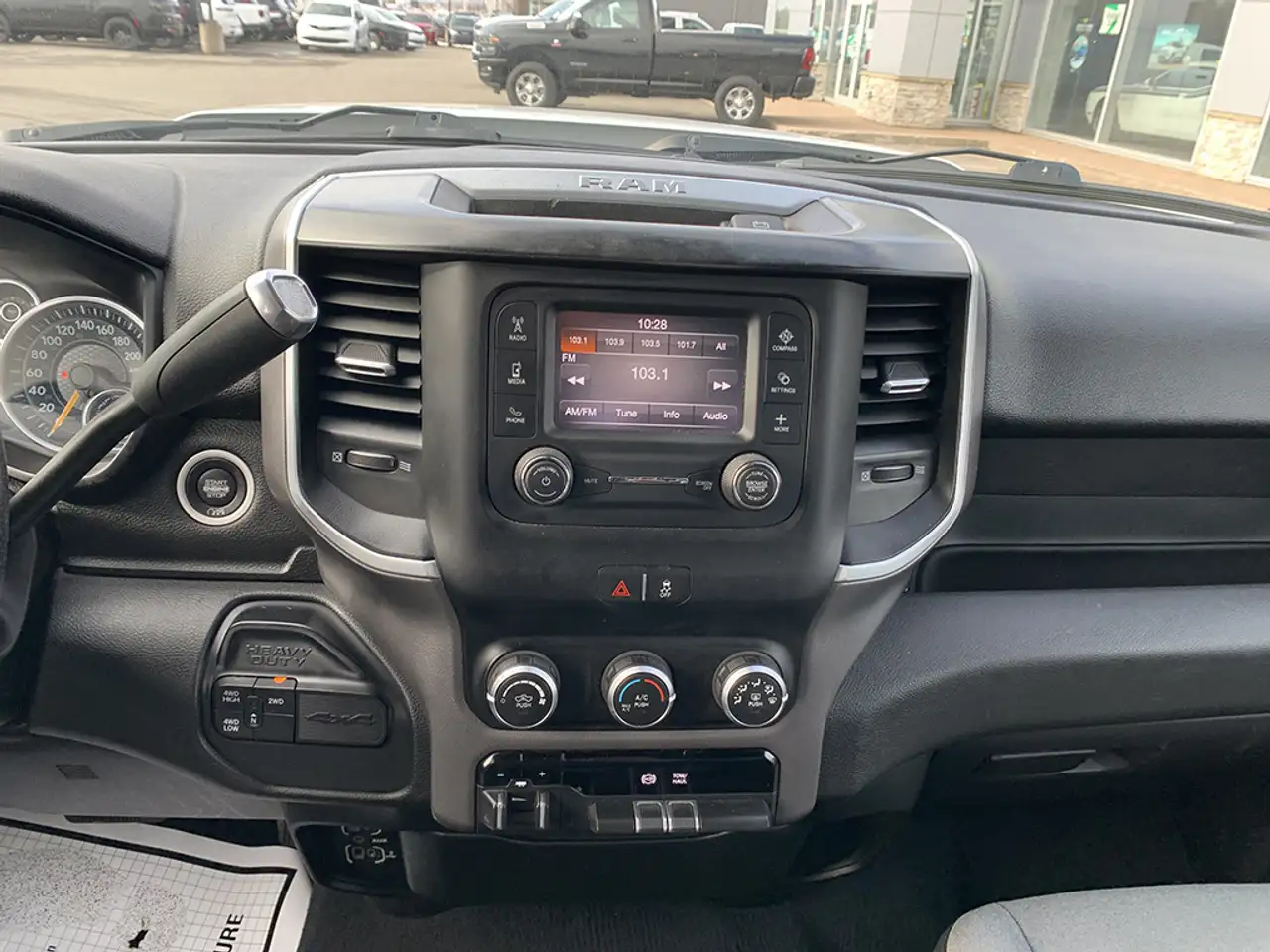 RAM 2500 снимка RAM 2500