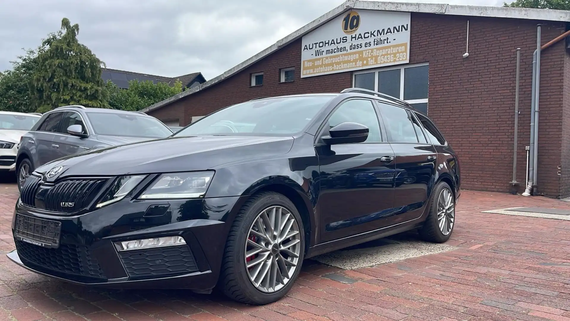 Skoda Octavia Combi RS 245 Pano+LED+Navi+AHK Noir - 1