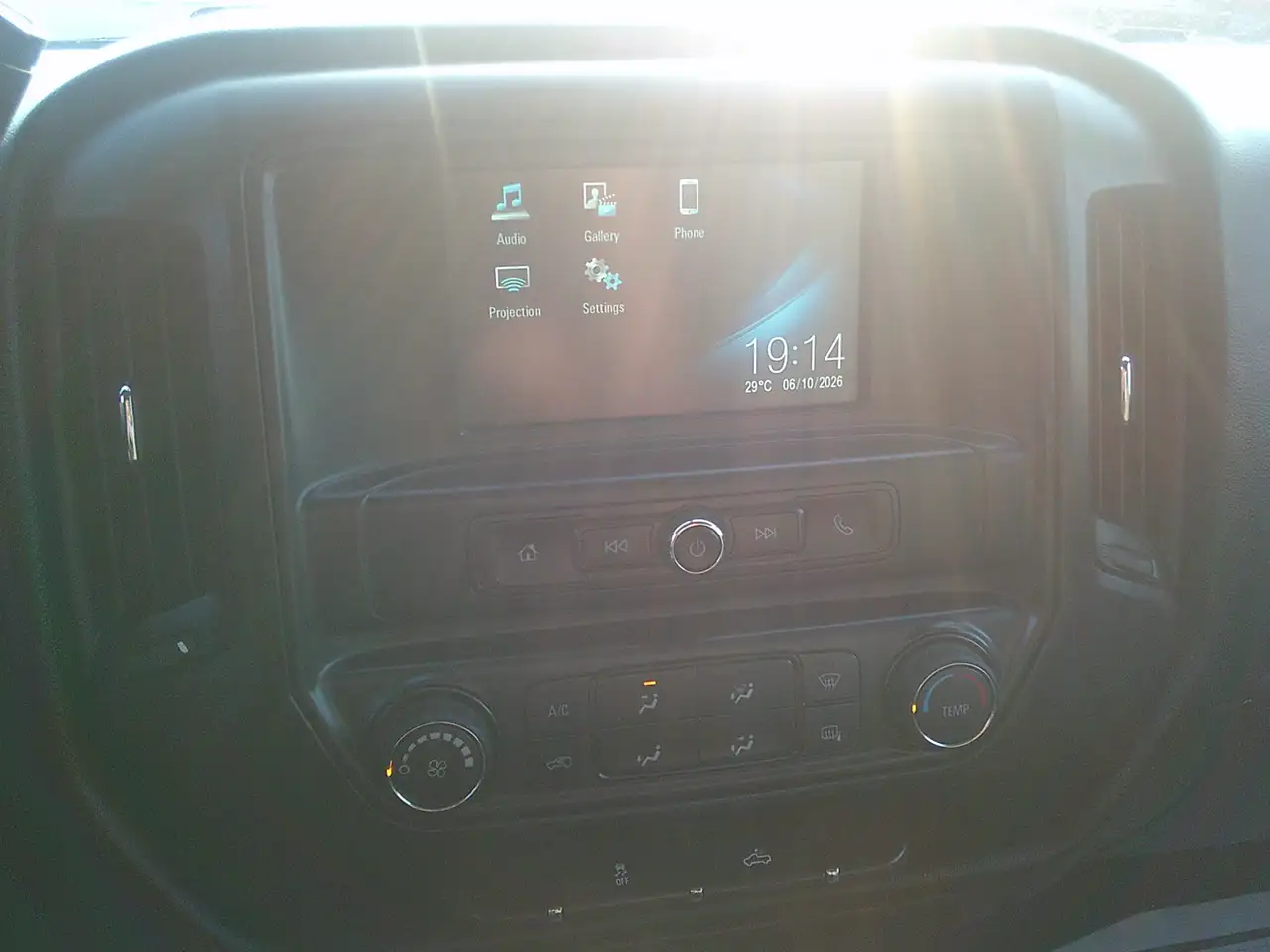 Chevrolet Silverado 1500 photo Chevrolet Silverado 1500