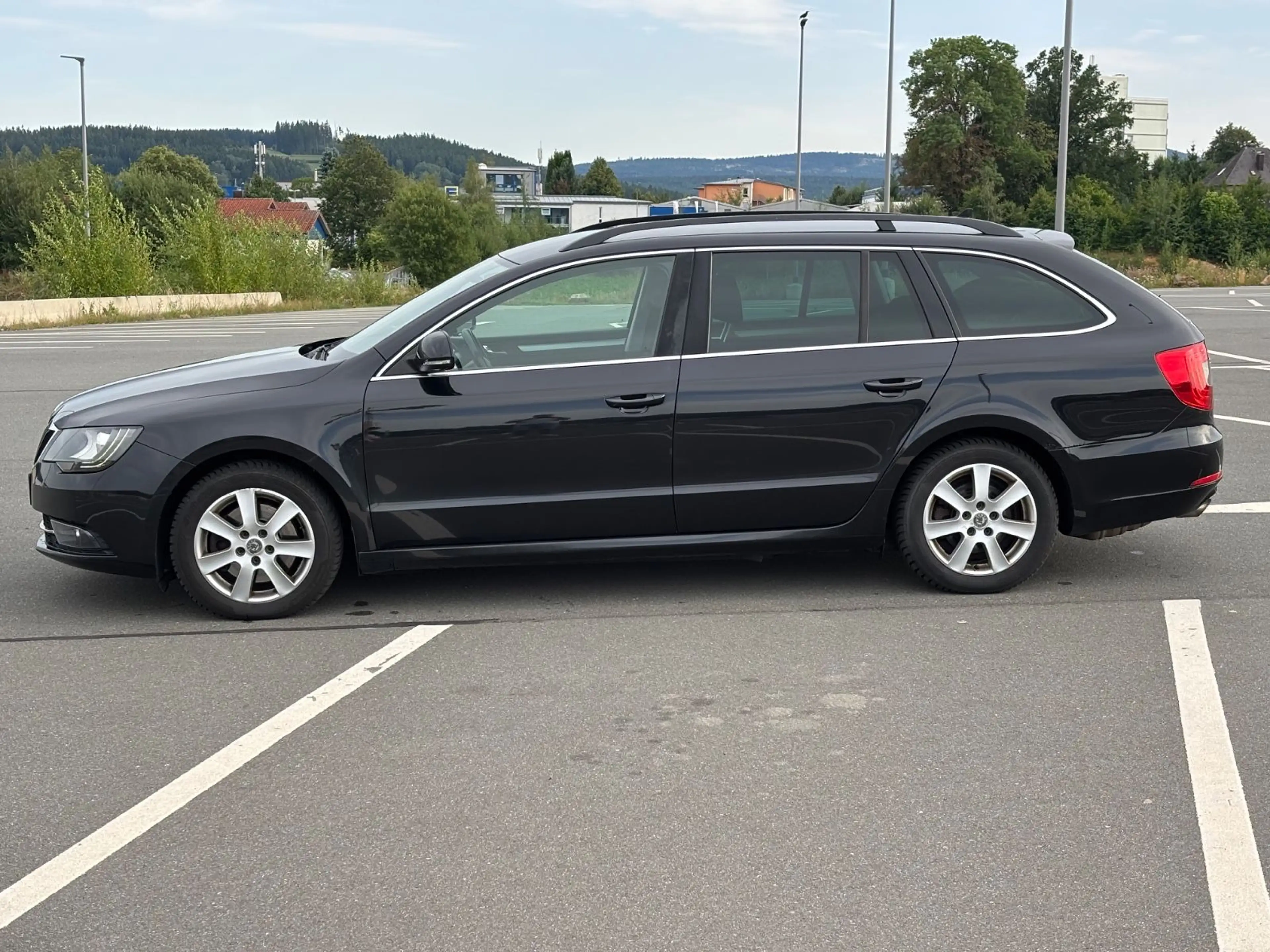 Skoda Superb 2.0 TDI DSG Combi Exclusive — photo 5