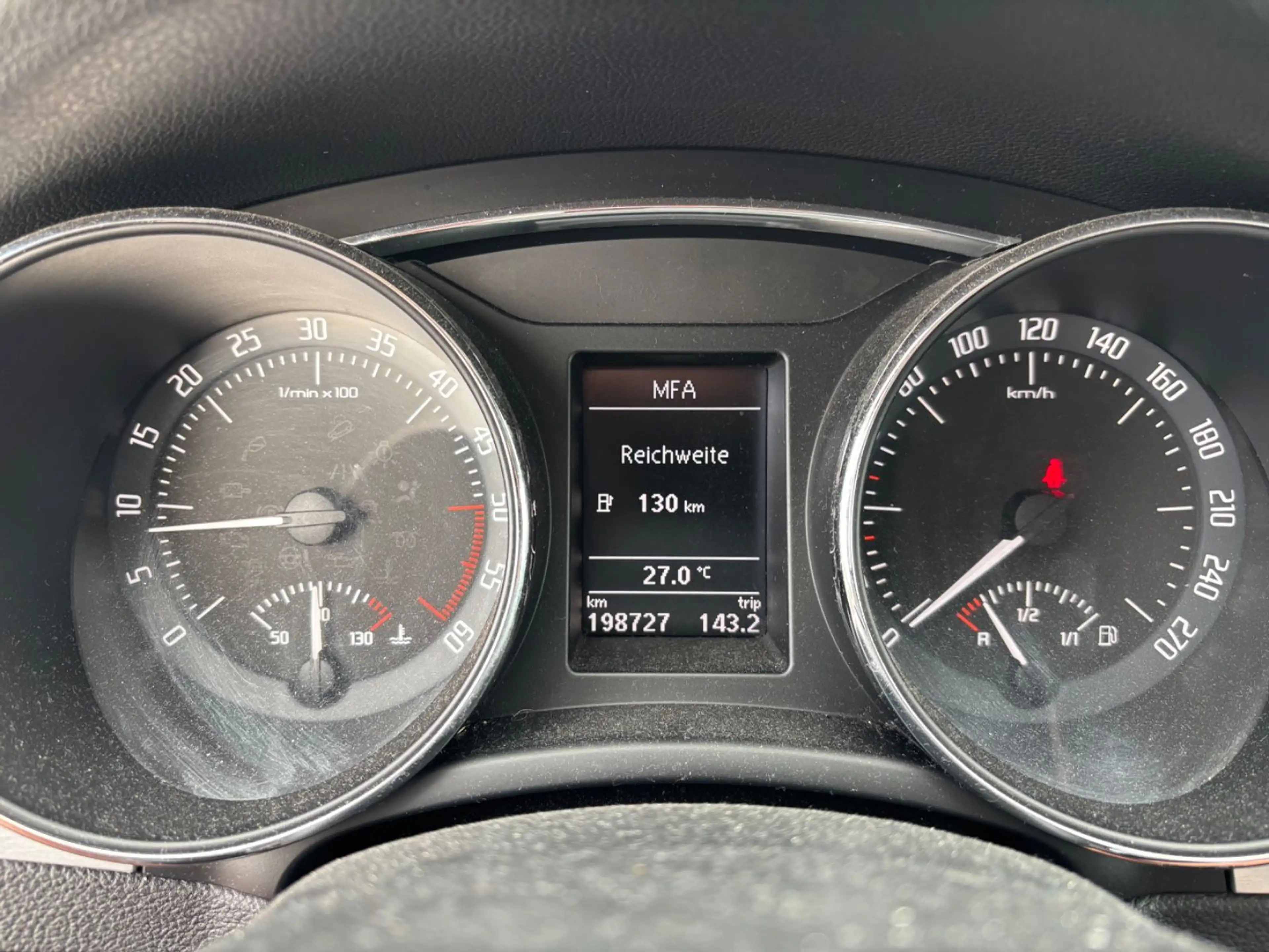 Skoda Superb 2.0 TDI DSG Combi Exclusive — photo 13