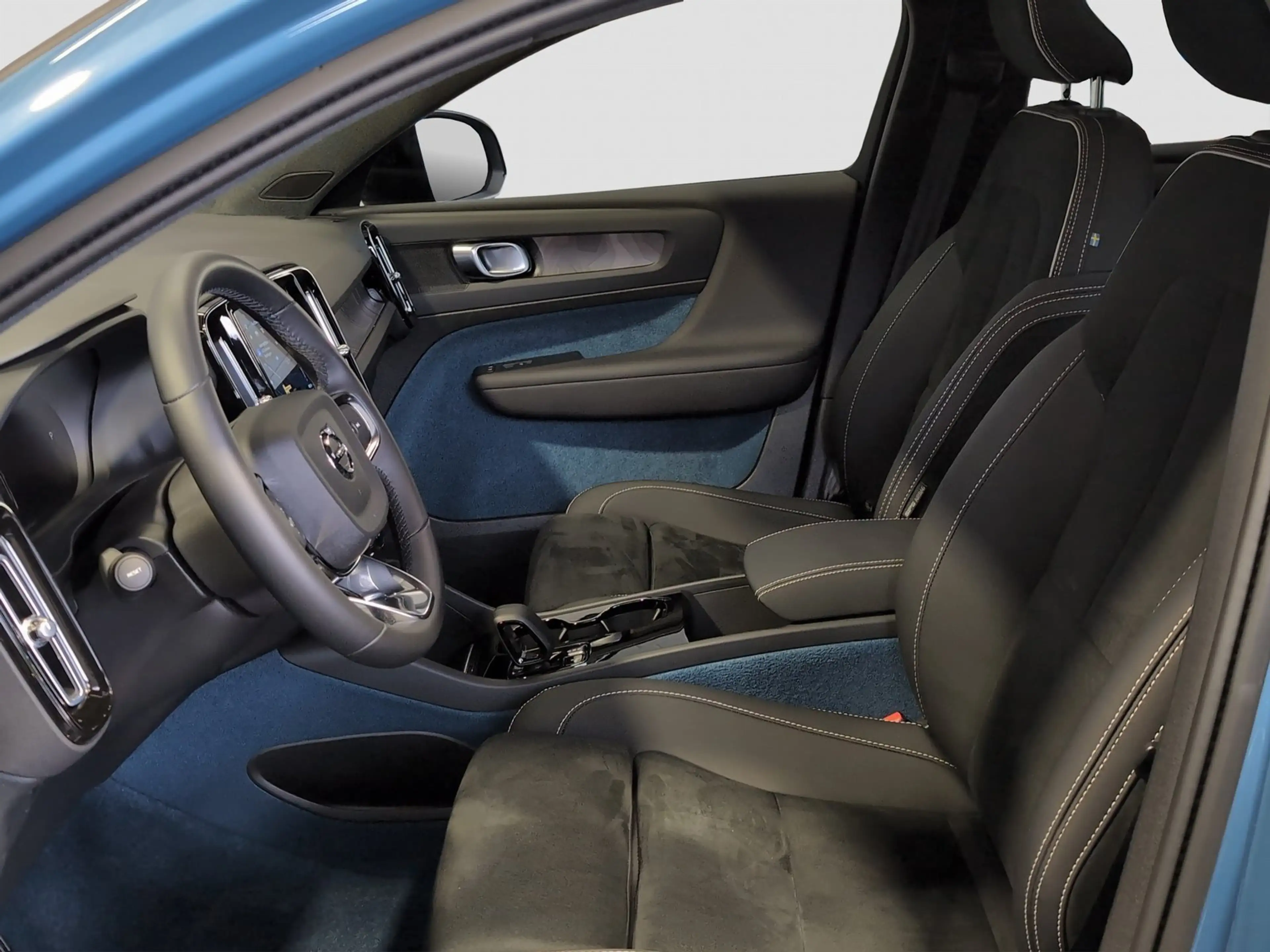 Volvo C40 +Recharge Plus+Single+Panorama+PDC v/h+R-Kam+ — photo 9