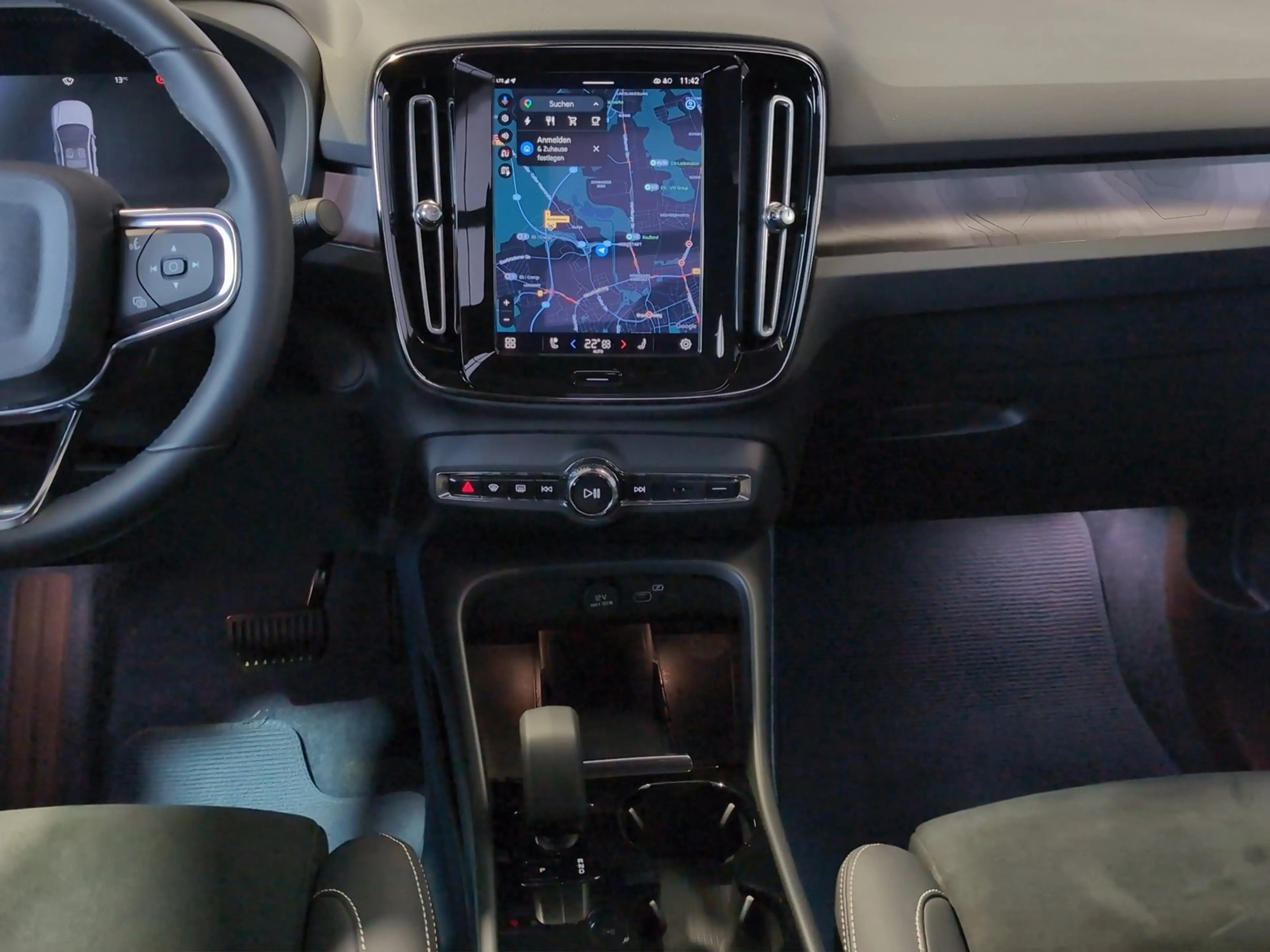 Volvo C40 +Recharge Plus+Single+Panorama+PDC v/h+R-Kam+ — photo 11