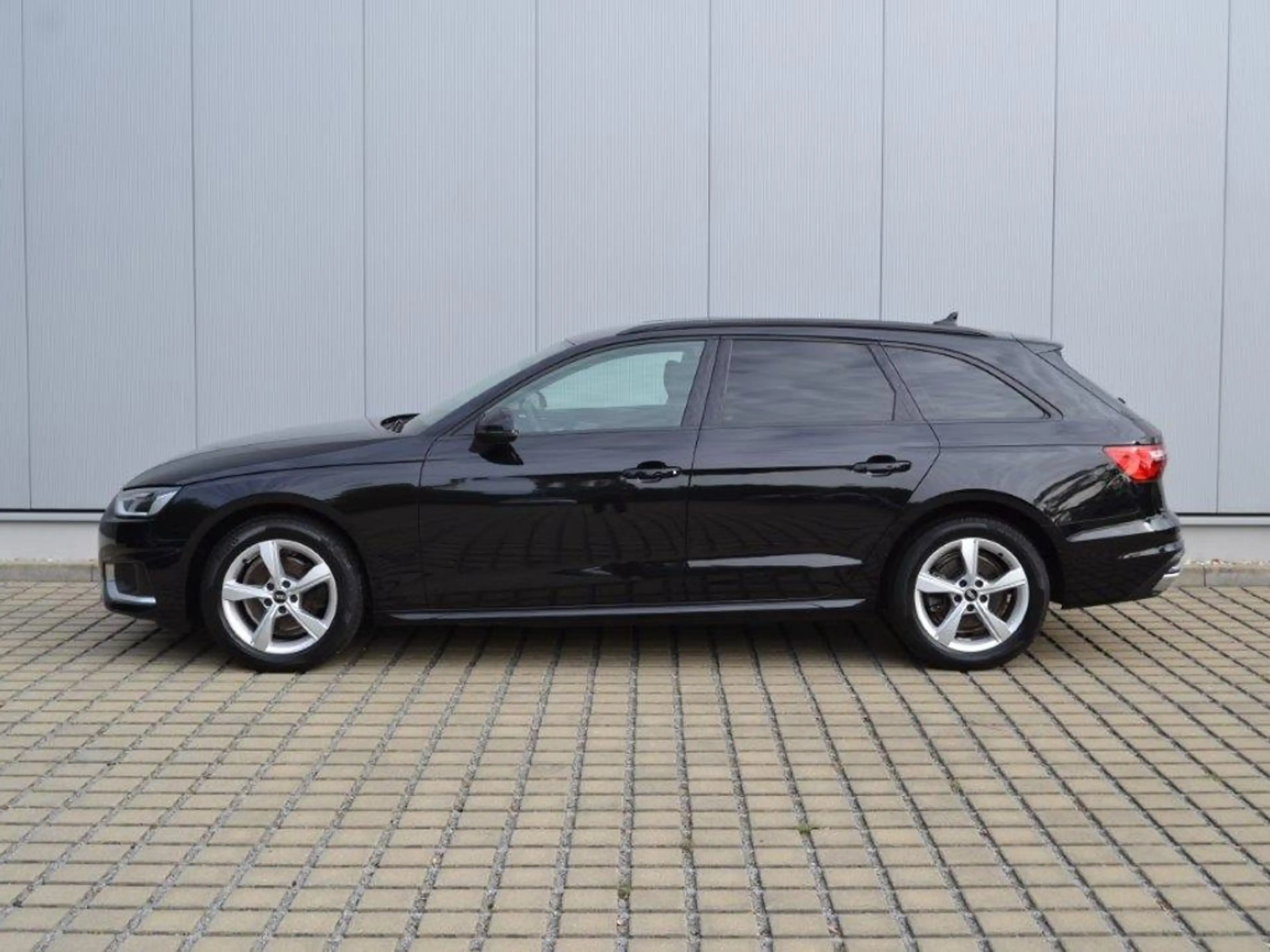 Audi A4 Avant 35 TDI S-tronic Advanced LED/17-ZOLL/TOUR-P — photo 8