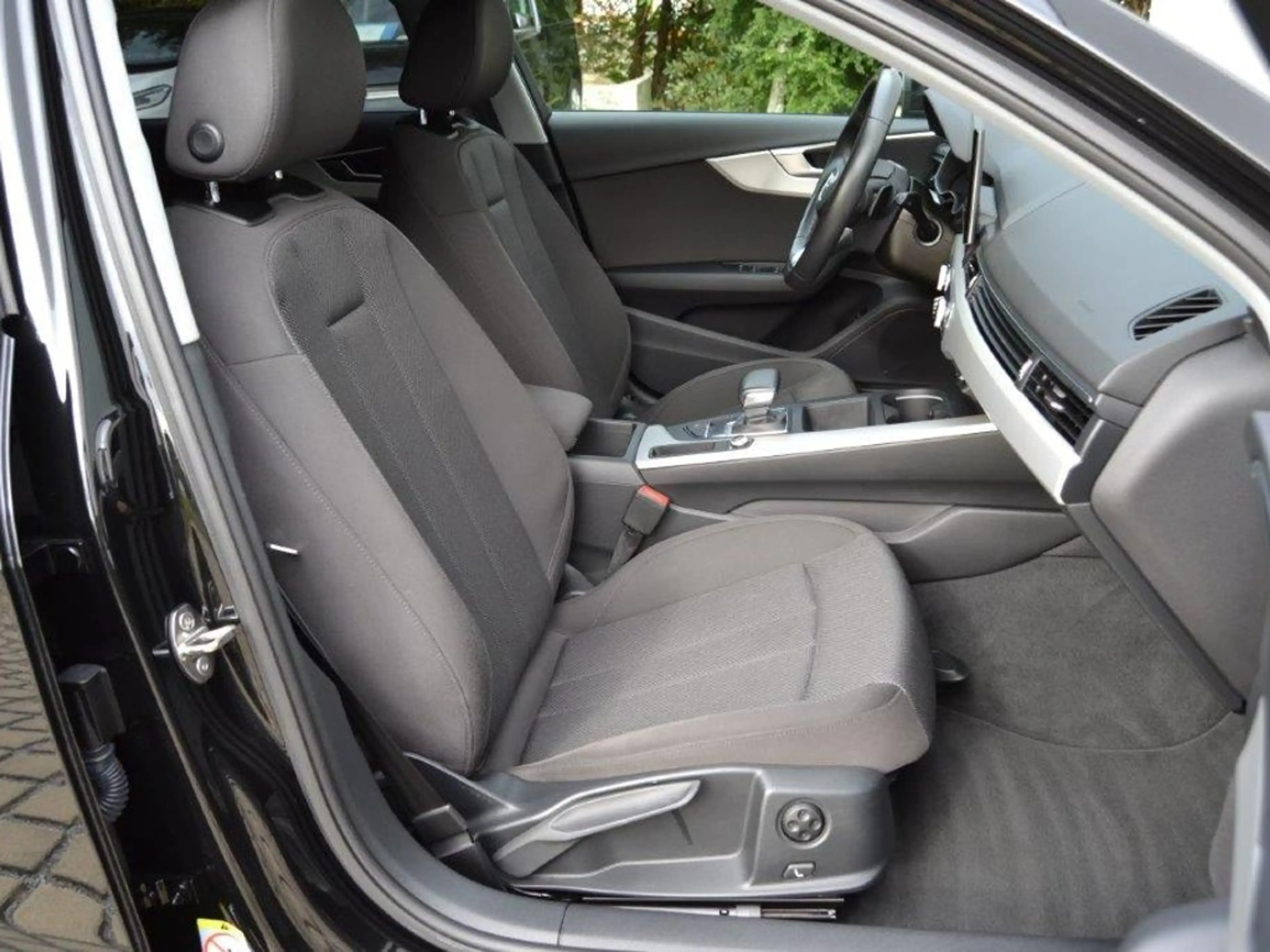 Audi A4 Avant 35 TDI S-tronic Advanced LED/17-ZOLL/TOUR-P — photo 4