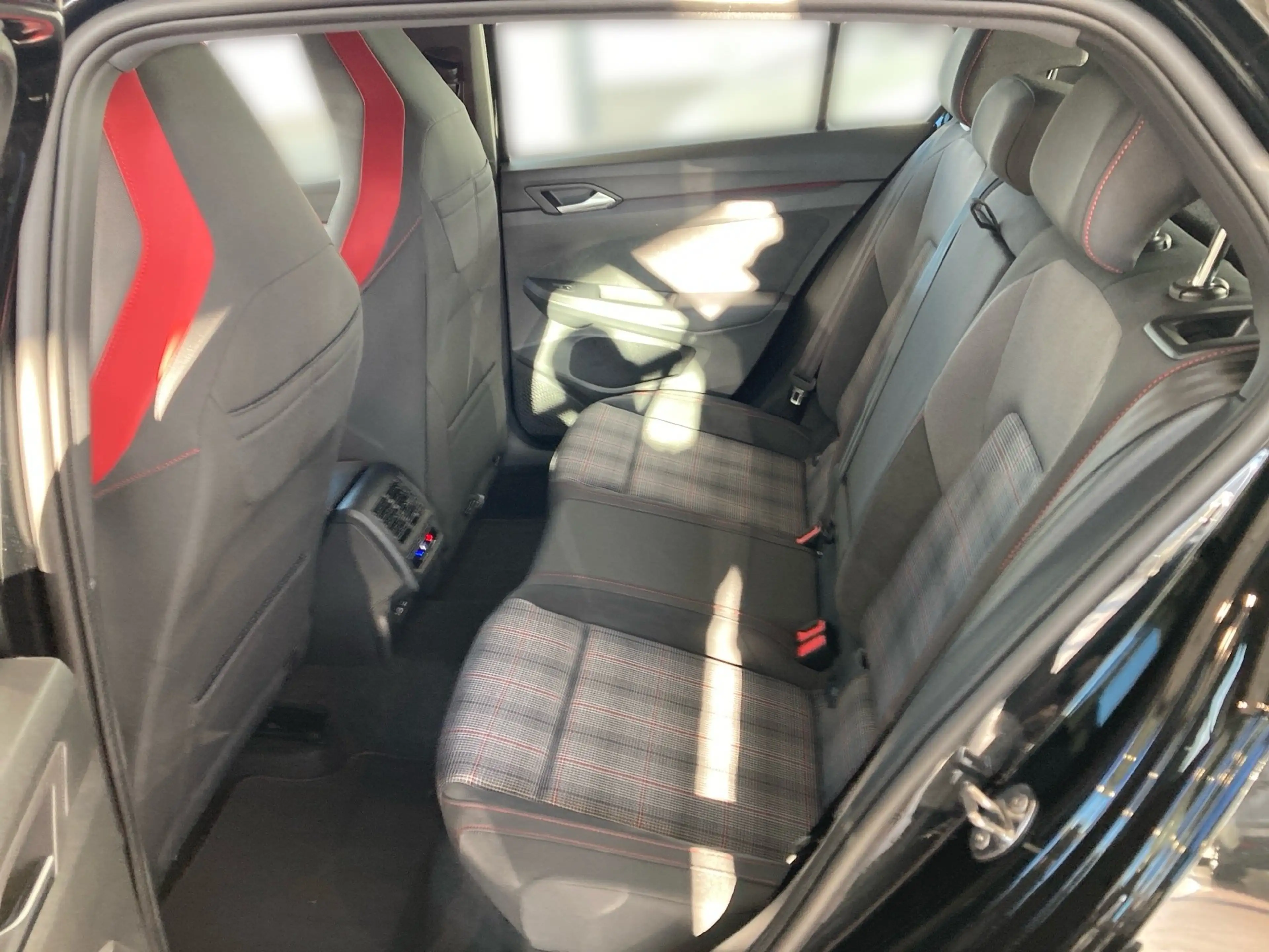 Volkswagen Golf VIII 2.0 TSI GTI *LED*KAMERA*SITZHZG* — photo 15