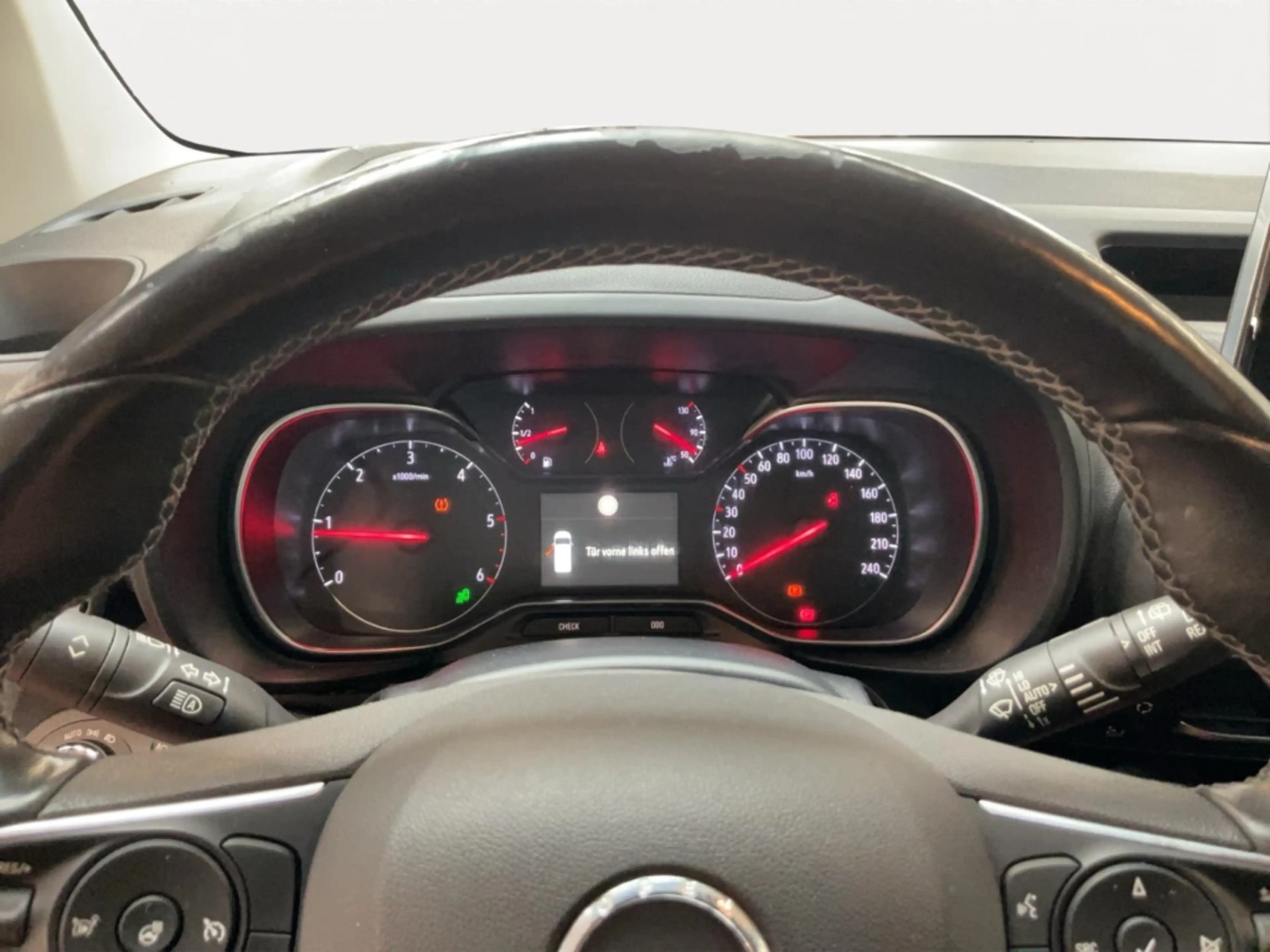 Opel Combo Life E 1.5 D Innovation Alu Pano Kamera Head-Up Navi Si — photo 10