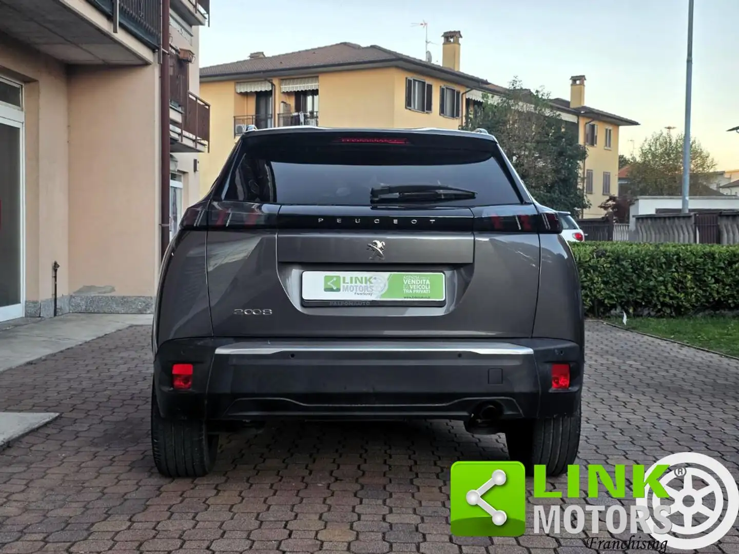 Peugeot 2008 PureTech 100 CV Allure Grigio - 2