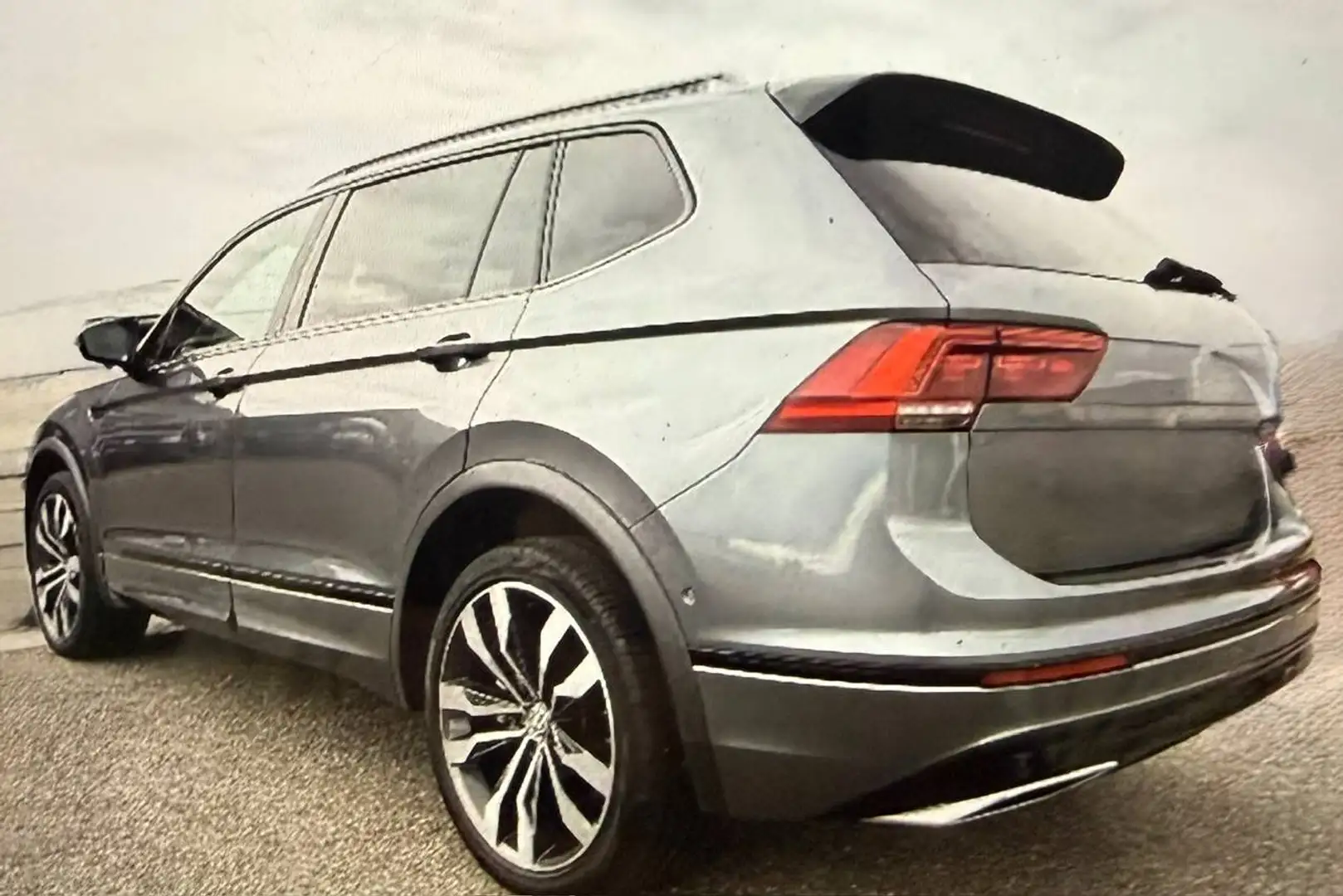 Volkswagen Tiguan Allspace Tiguan 2,0 TDI SCR 4Motion Allspace Highline DSG Allspace Highline Grau - 2