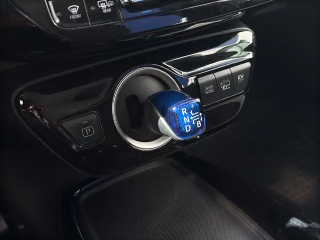 Toyota Prius view 12