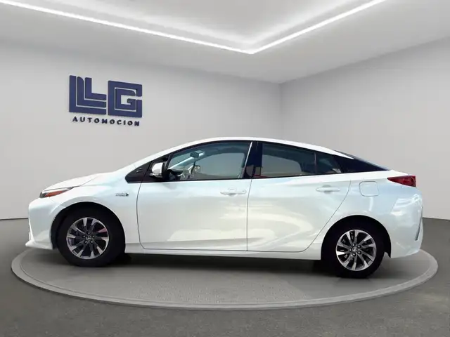Toyota Prius view 8