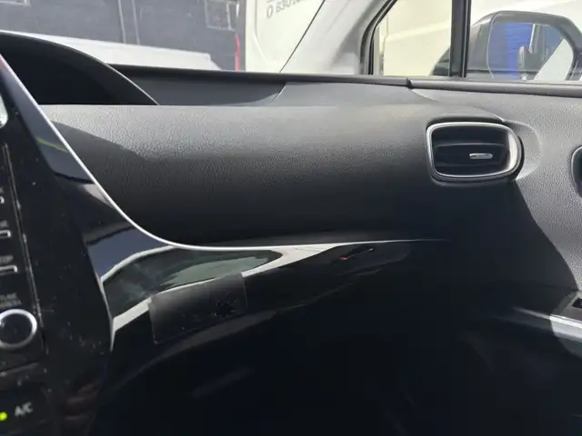 Toyota Prius view 28
