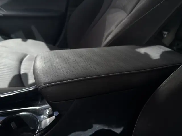 Toyota Prius view 26