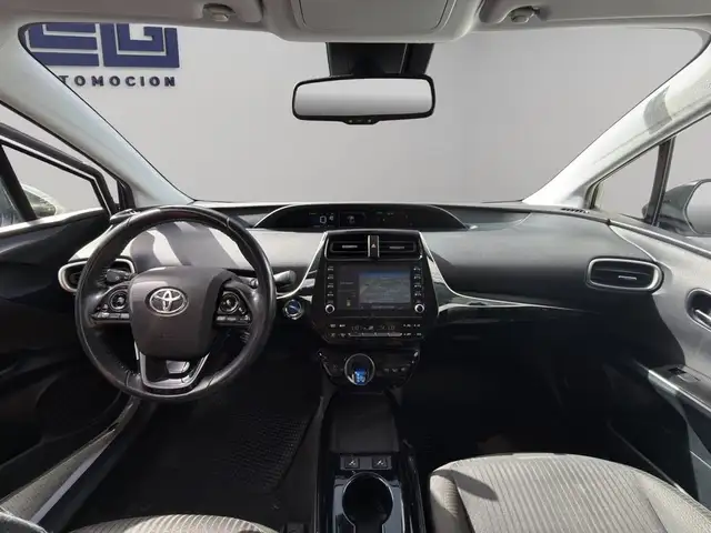 Toyota Prius view 16