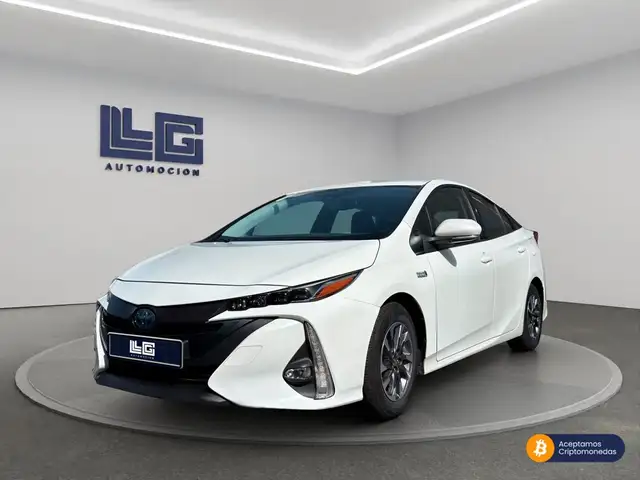 2022 Toyota Prius in White for sale
